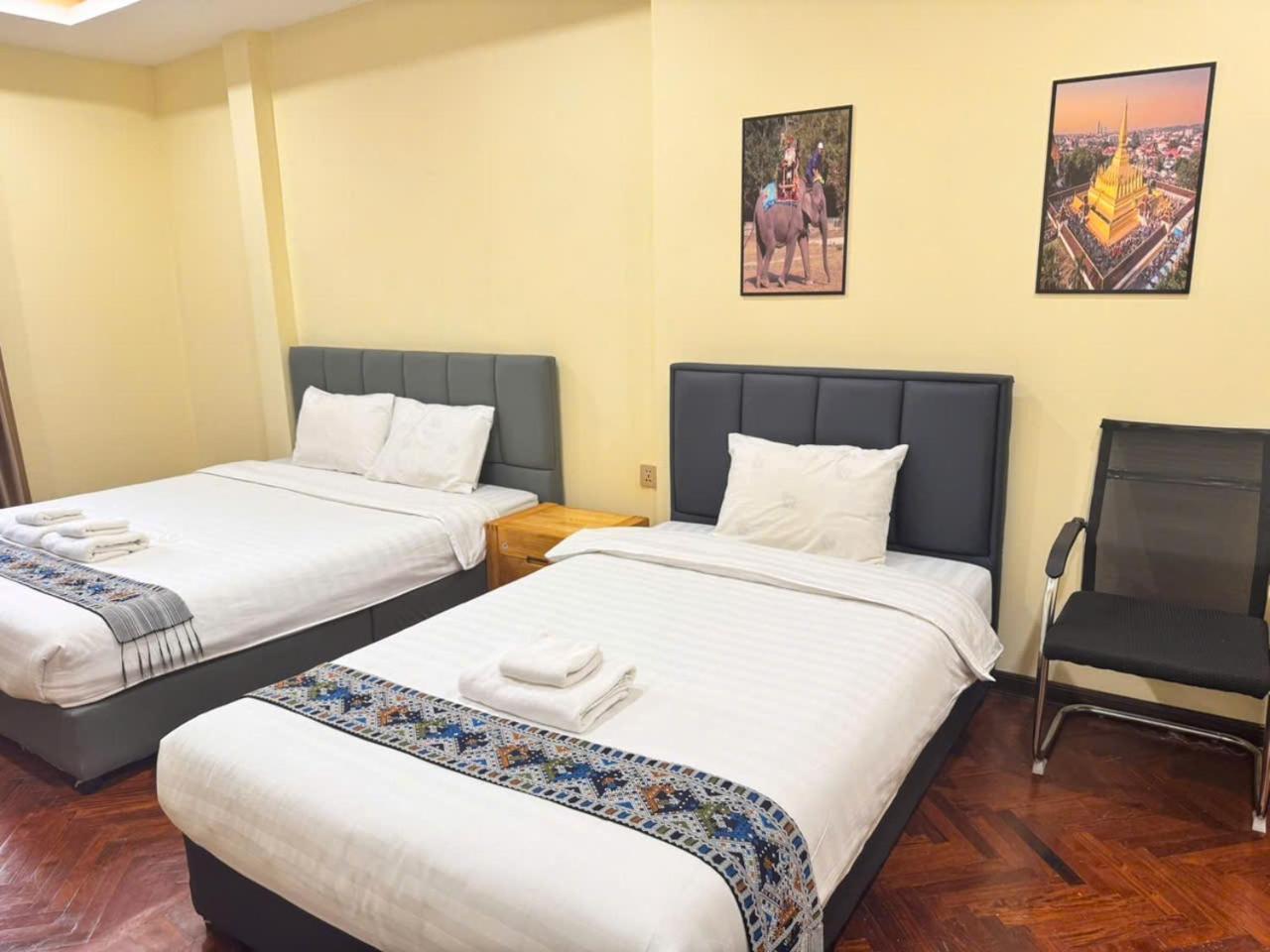 Yula Hotel Thatluang В'єнтьян Екстер'єр фото