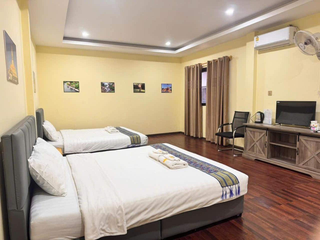 Yula Hotel Thatluang В'єнтьян Екстер'єр фото